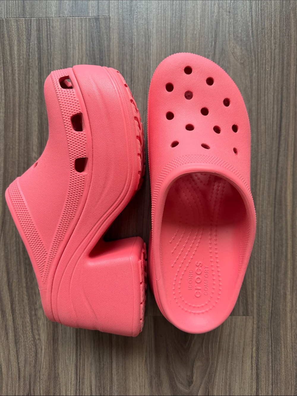 CROCS Womens Platform Clog in Coral